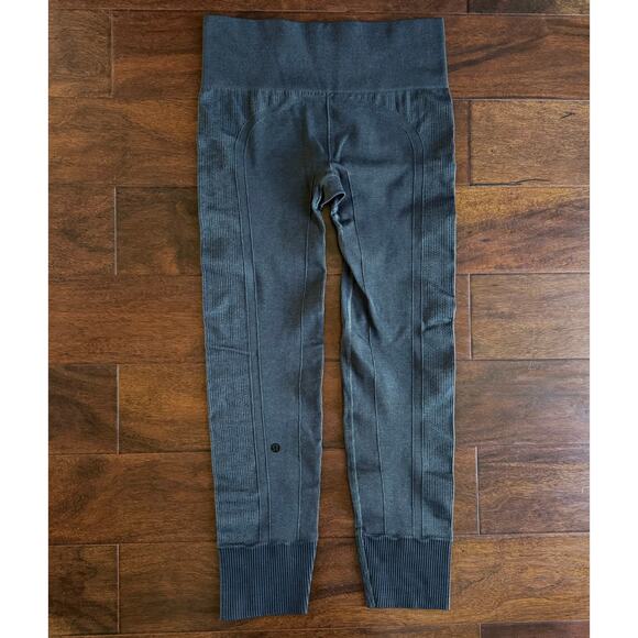Lululemon Ebb To Street Black Heather Compression Leggings Pants size II / 6 - Picture 10 of 14